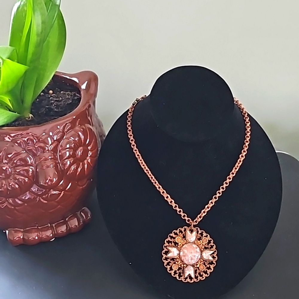 Cooper Colored and pink stonelike necklace